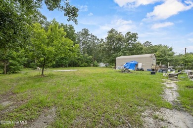Don't miss this charming cottage with incredible potential - photo 11
