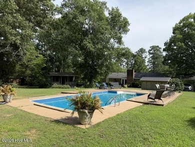 Welcome home to this beautiful 3-bedroom, 2-bath brick residence - photo 2