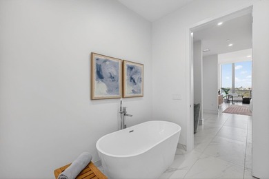 Welcome to Nautilus 220-where brand-new waterfront luxury meets - photo 38