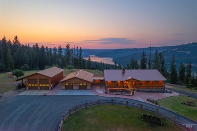 Discover this beautiful mountain retreat with amazing views of - photo 1