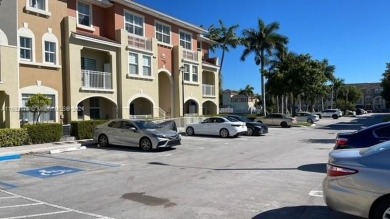 (private lake, pond, creek) Condo For Sale in Doral Florida