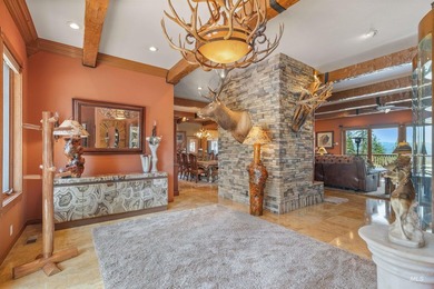 Discover this beautiful mountain retreat with amazing views of - photo 8