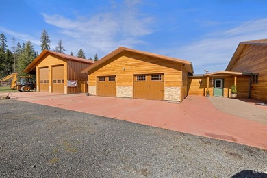 Discover this beautiful mountain retreat with amazing views of - photo 9