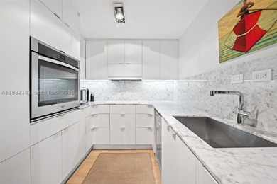 Designed by renowned architect Kenneth Treister, Yacht Harbour - photo 9