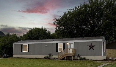 Cedar Creek Lake Home Active Under Contract in Trinidad Texas