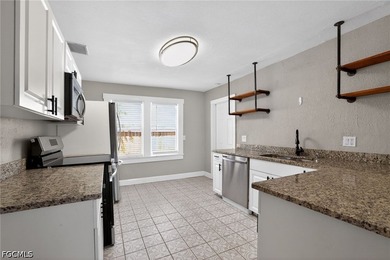 This adorable home is as lovely inside as it is from the street - photo 23