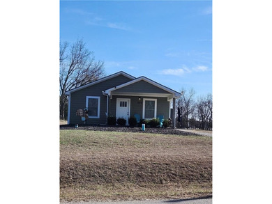 This almost-new home comes fully furnished and ready to make - photo 23