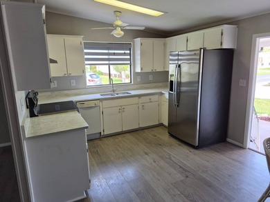 WELCOME TO FABULOUS TARA WOODS! THIS HOME OFFERS IT ALL. NICE - photo 3