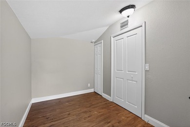 This adorable home is as lovely inside as it is from the street - photo 29