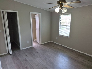 WELCOME TO FABULOUS TARA WOODS! THIS HOME OFFERS IT ALL. NICE - photo 9