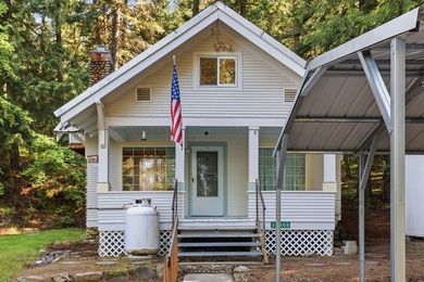 Charming bungalow tucked away on a secondary lot on Newman Lake - photo 33
