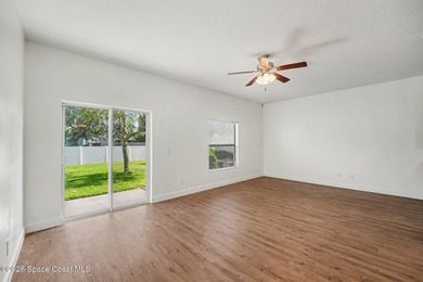 Move right into this spacious 3-bedroom, 2.5-bath end-unit - photo 7