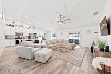 Welcome Home to your amazing Pool Home Oasis nestled in a quiet - photo 10
