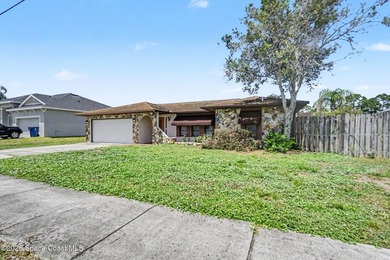 Welcome home to this beautifully maintained 3-bedroom, 2-bath - photo 3
