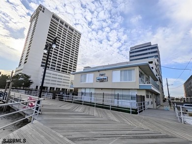 BEACHFRONT CONDO WITH BEACH VIEWS!! VACANT VACANT VACANT! Don't - photo 33