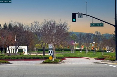 Welcome to 900 Woodland Drive in the heart of San Ramon-an - photo 43