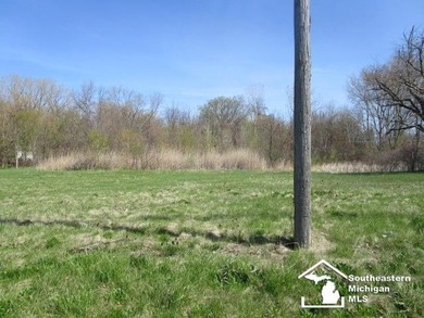 Approx 2.5-acre beautiful Riverfront Lot, peaceful setting - photo 2