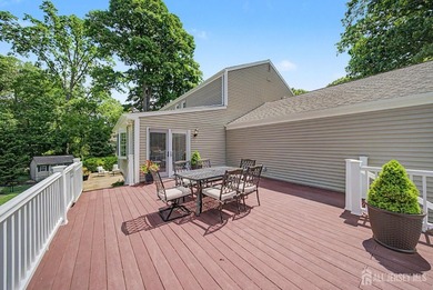 icture-perfect Colonial blending timeless design, modern updates - photo 40