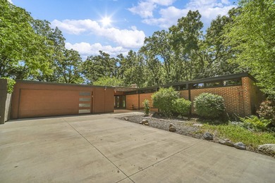 (private lake, pond, creek) Home Active Under Contract in Elgin Illinois