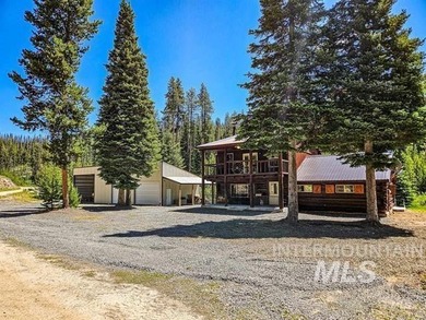NEWLY REMODELED LOG HOME in the great community if DIXIE, IDAHO - photo 1