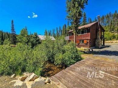 NEWLY REMODELED LOG HOME in the great community if DIXIE, IDAHO - photo 2