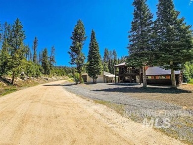 NEWLY REMODELED LOG HOME in the great community if DIXIE, IDAHO - photo 9