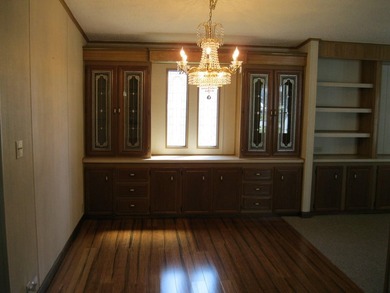 Spacious and well maintained 2 Bedroom 2 bathroom mobile home - photo 17