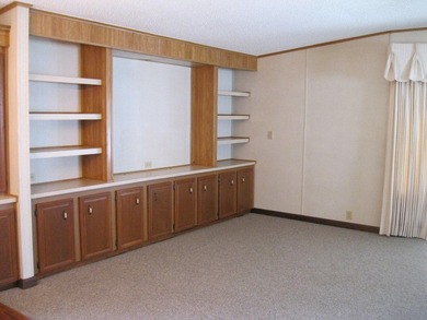 Spacious and well maintained 2 Bedroom 2 bathroom mobile home - photo 23
