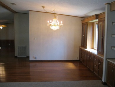Spacious and well maintained 2 Bedroom 2 bathroom mobile home - photo 27