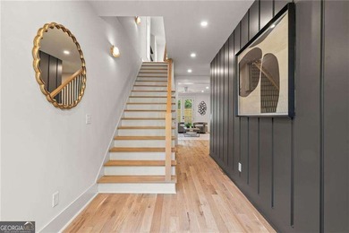 Modern architecture, designer finishes, and light-filled living - photo 3