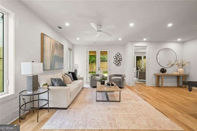 Modern architecture, designer finishes, and light-filled living - photo 5