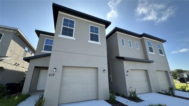Lake Townhome/Townhouse For Sale in Davenport, Florida