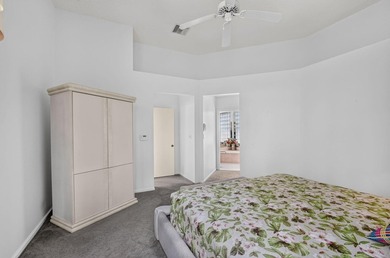 Welcome to this charming 3-bedroom, 2-bathroom single-story - photo 27