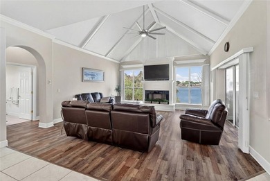 Welcome to your slice of LAKEFRONT, LAKE VIEW, POOL HOME - photo 36