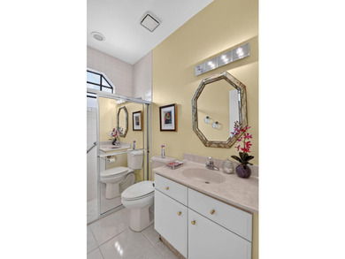 Welcome to this charming 3-bedroom, 2-bathroom single-story - photo 38