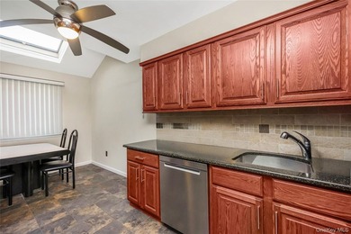 Welcome to Maintenance-Free Living in Willow Wood! Discover the - photo 4