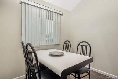 Welcome to Maintenance-Free Living in Willow Wood! Discover the - photo 5