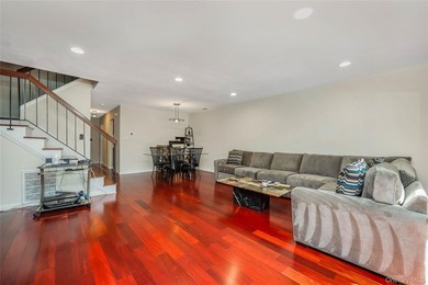 Welcome to Maintenance-Free Living in Willow Wood! Discover the - photo 10