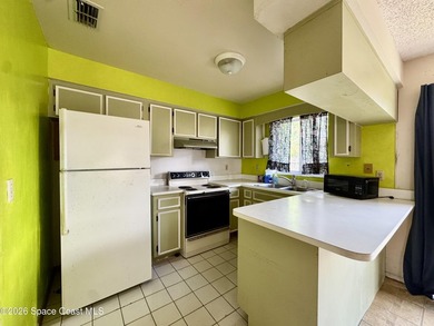 Opportunity awaits with this charming 2-bedroom, 2-bathroom home - photo 4