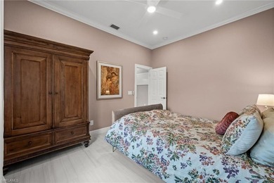 Beautifully refashioned 3-bedroom, 3-bath pool home with a den - photo 29