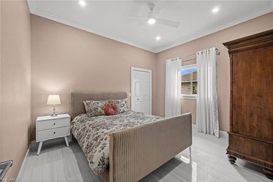 Beautifully refashioned 3-bedroom, 3-bath pool home with a den - photo 30