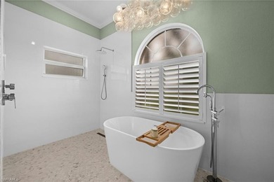 Beautifully refashioned 3-bedroom, 3-bath pool home with a den - photo 31
