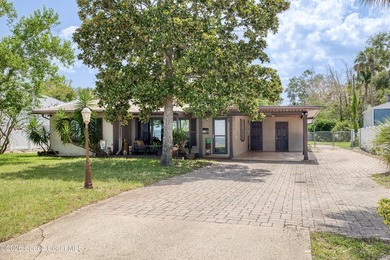 Experience true Florida waterfront living on the beautiful - photo 1