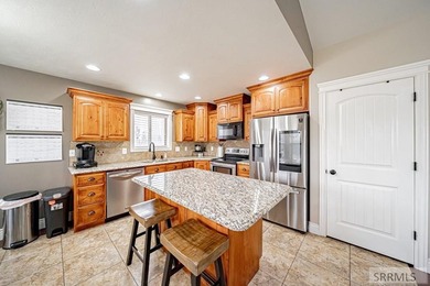 Seller is offering a $3,000 buyer credit toward closing costs - photo 9