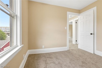 Charming and beautifully updated 3-bedroom, 1 bath Colonial - photo 21