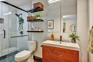 Here is the Oakland pied-a-terre you have been looking for - photo 27