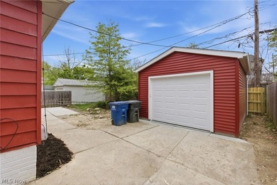 Charming and beautifully updated 3-bedroom, 1 bath Colonial - photo 28