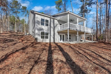 Lake Home For Sale in Fair Play, South Carolina