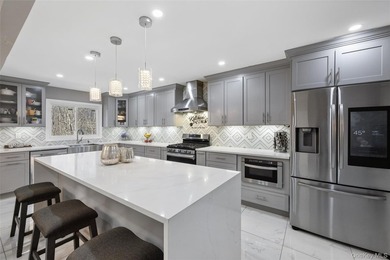 Looking for a Turn-Key Ready, stunning, and spacious home for an - photo 11