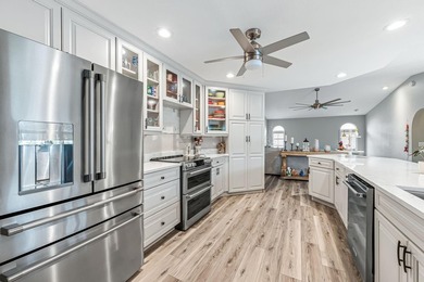 SHORT SALE POOL home off Surfside Blvd in the desirable - photo 12